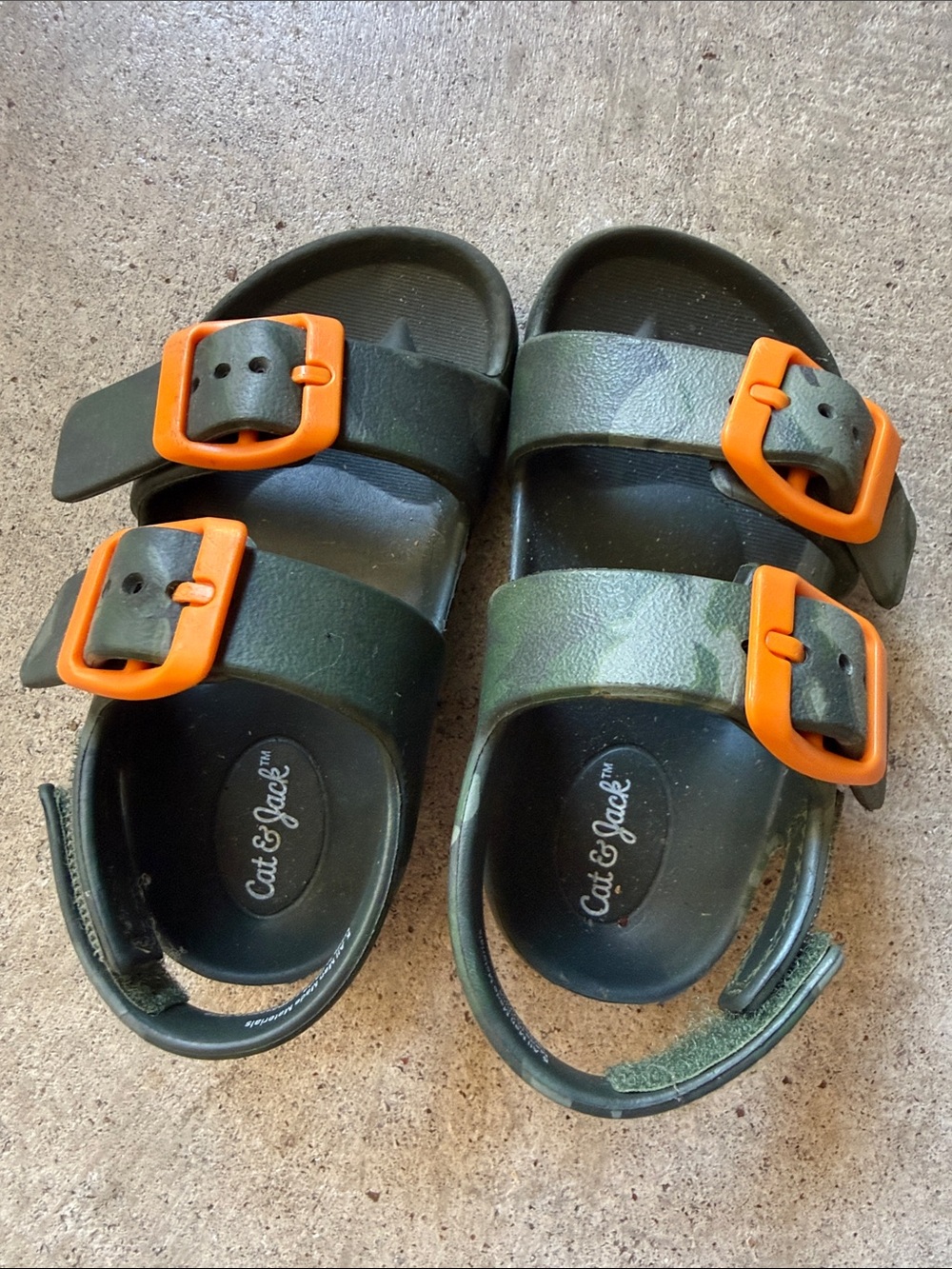 Cat & Jack Kids' Green Camo Sandals with Bright Orange Buckles Light Wear
